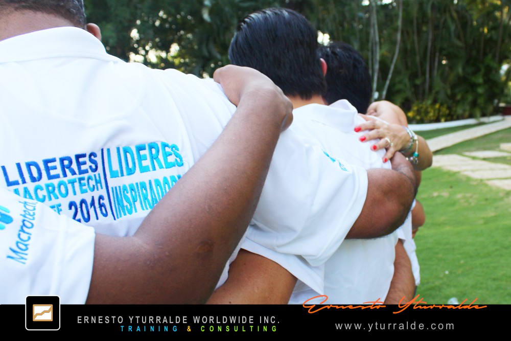Talleres de Team Building como catalizadores de cultura organizacional sólida