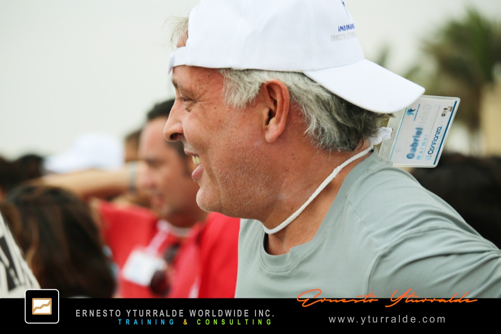Valores culturales activados en equipos diversos mediante desafíos colaborativos